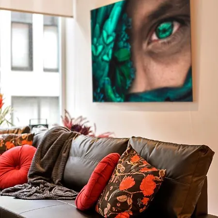 Located Cozy Next To Kmska