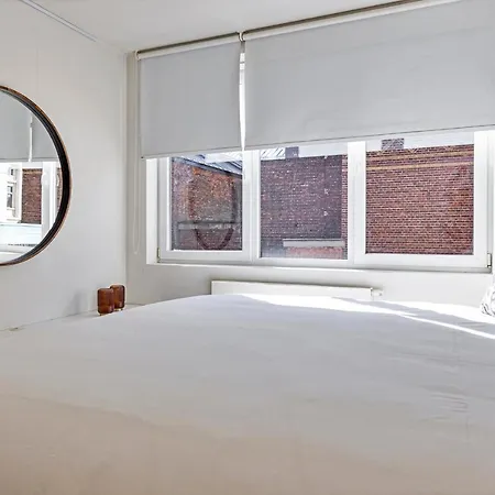 Located Cozy Next To Kmska Appartement